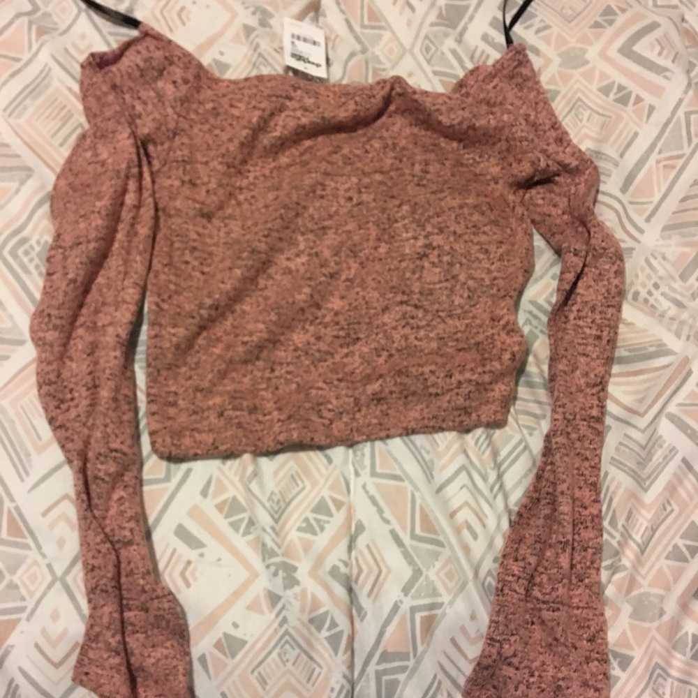 Off-the-shoulder Top 🔥